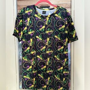 Mardi Gras Vibrant Black and Purple Women's Short Sleeve Tee